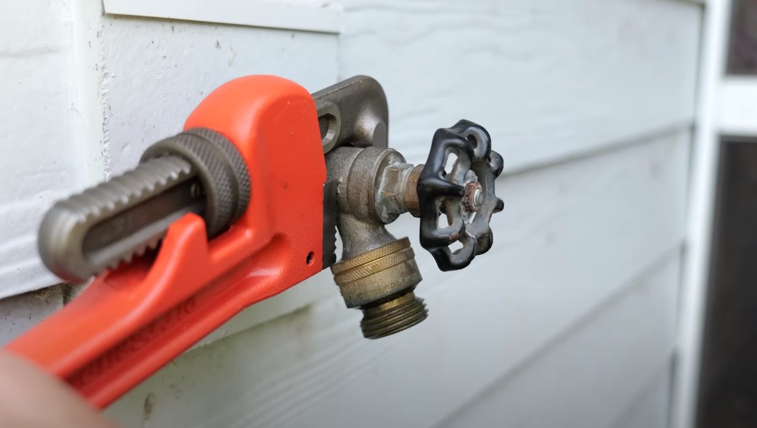 [location] outdoor faucet repair handyman